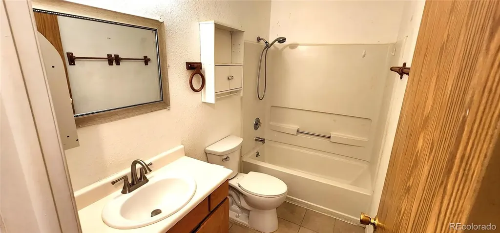 526 Brnes Avenue La Junta CO 81050
