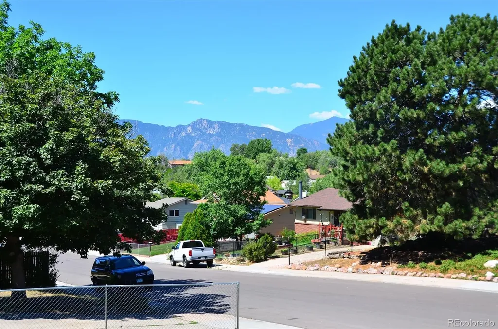 2111 Kodiak Drive Colorado Springs CO 80910
