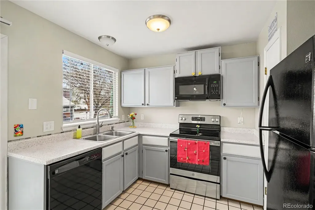 828 Summer Drive Highlands Ranch CO 80126