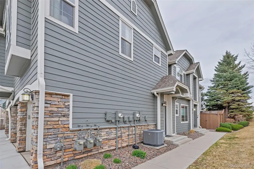 1237 Carlyle Park Circle Highlands Ranch CO 80129