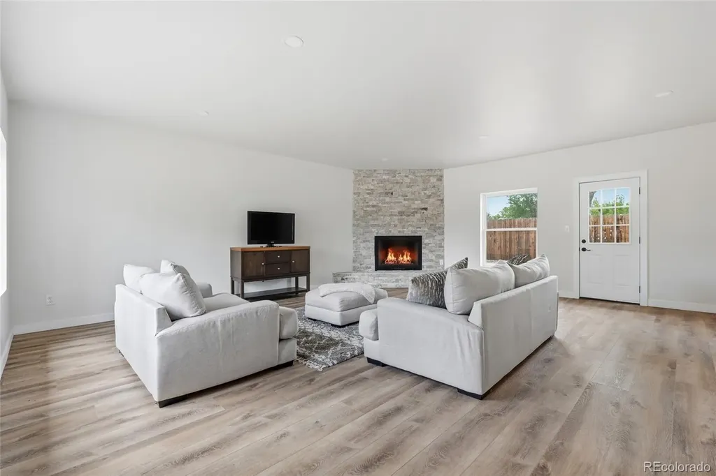 405 Elliott Street Longmont CO 80504