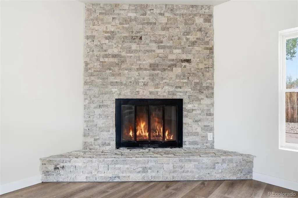 405 Elliott Street Longmont CO 80504