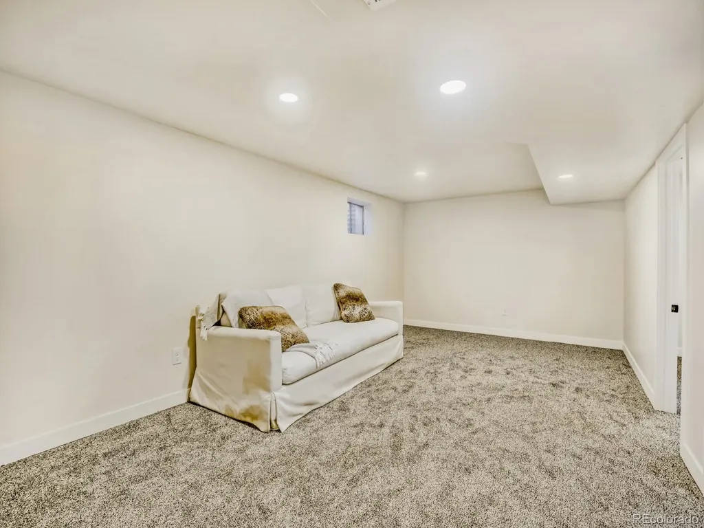 405 Elliott Street Longmont CO 80504