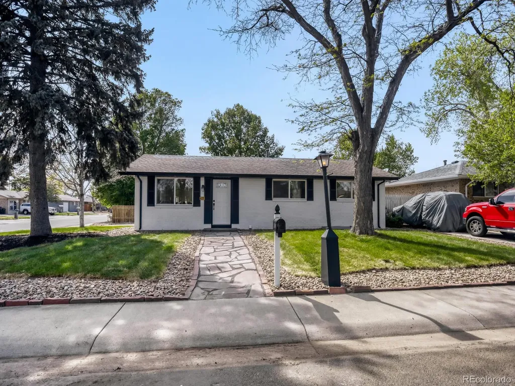 405 Elliott Street Longmont CO 80504