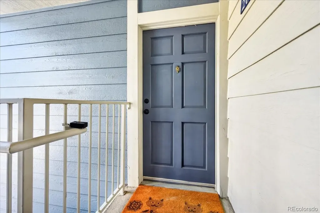8335 Fairmount Drive Denver CO 80247