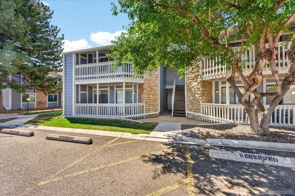 8335 Fairmount Drive Denver CO 80247