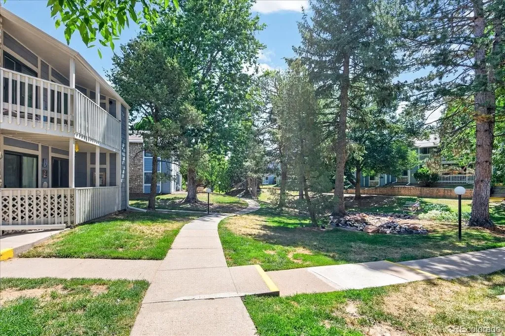 8335 Fairmount Drive Denver CO 80247