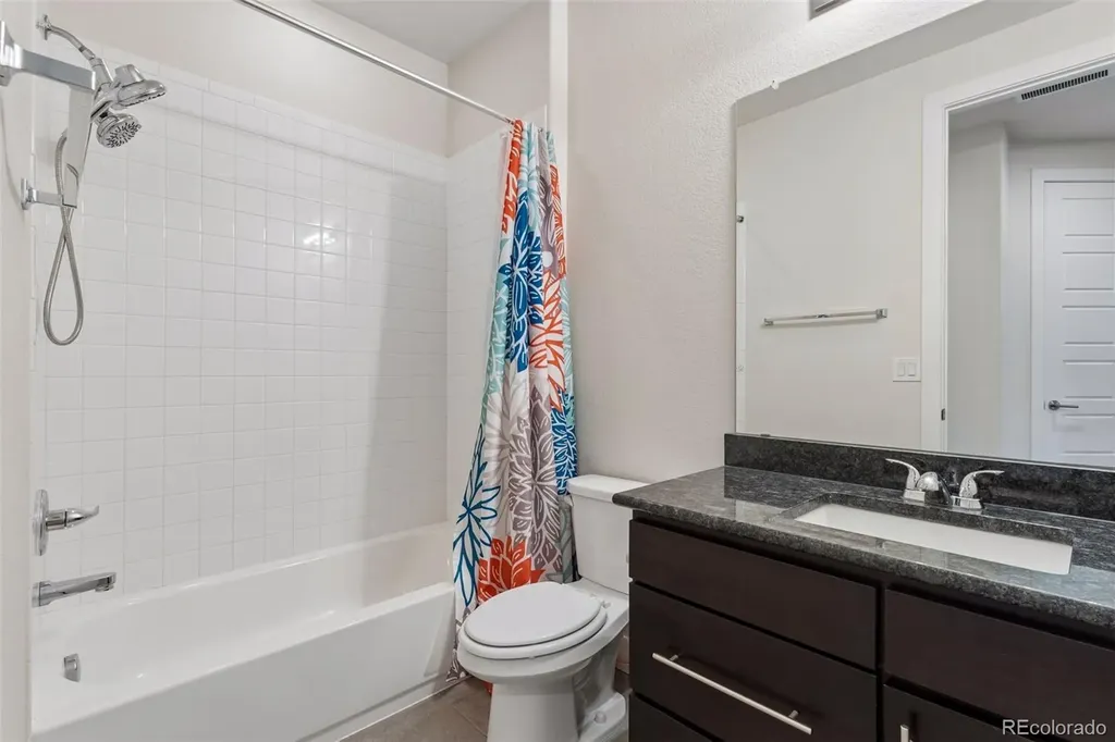 15613 E Broncos Place Englewood CO 80112