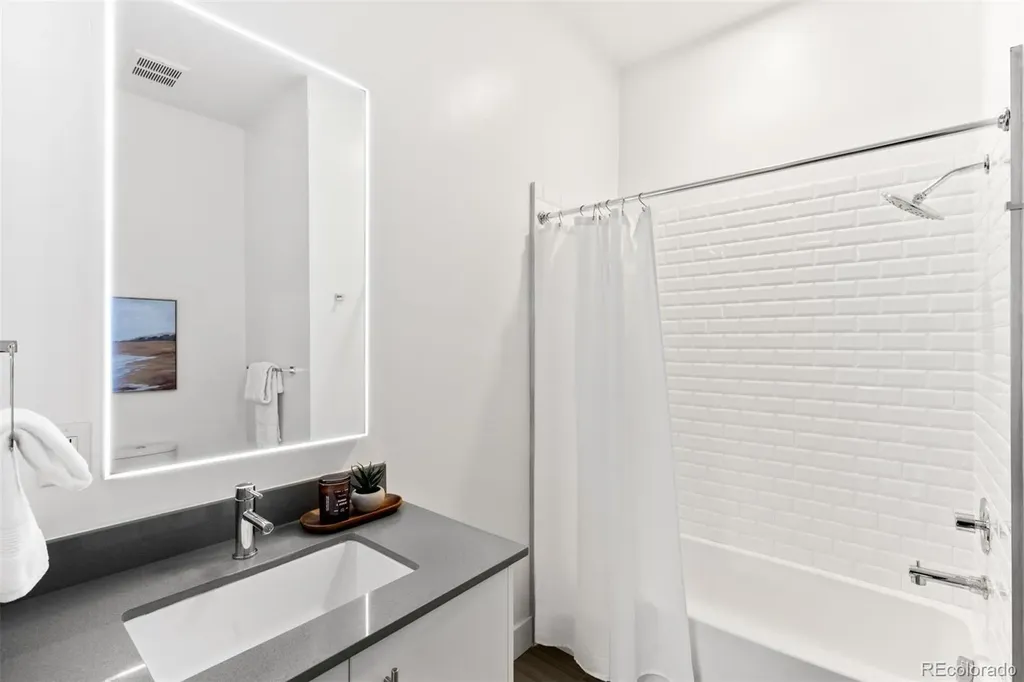 2525 Arapahoe Street Denver CO 80205