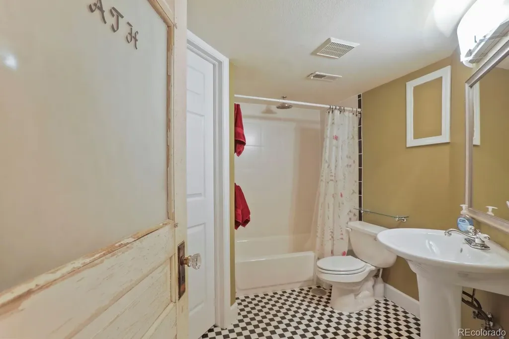 1115 Button Rock Drive Longmont CO 80504