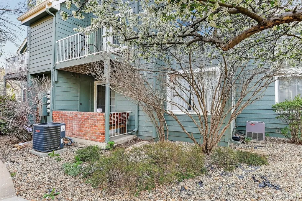 886 S Reed Court Lakewood CO 80226
