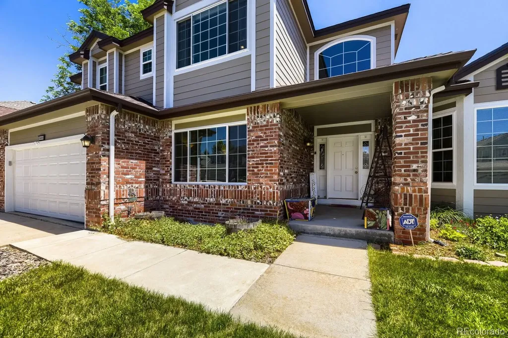 5860 S Espana Street Aurora CO 80015
