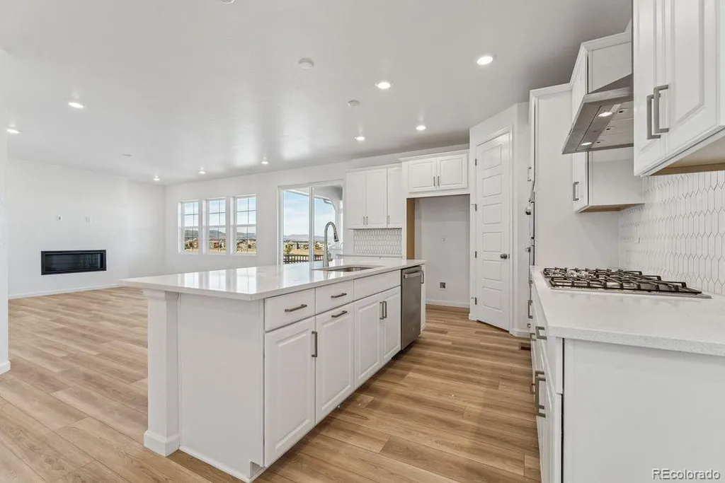 8732 Whiteclover Street Littleton CO 80125