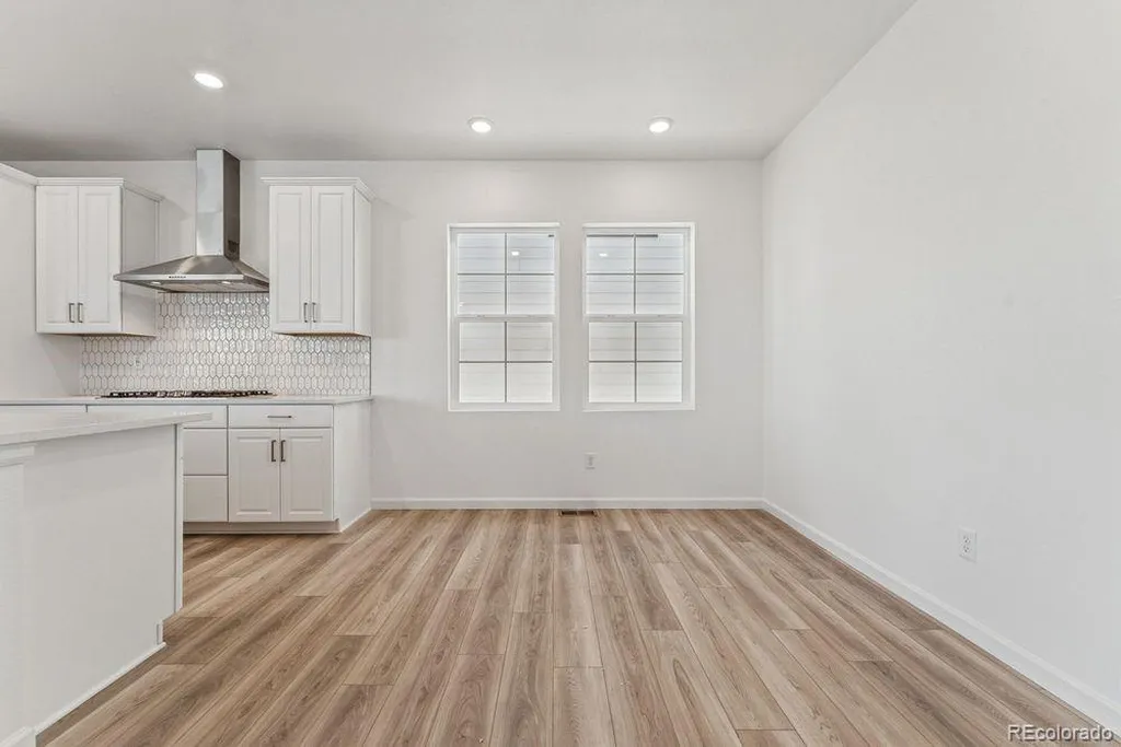 8732 Whiteclover Street Littleton CO 80125