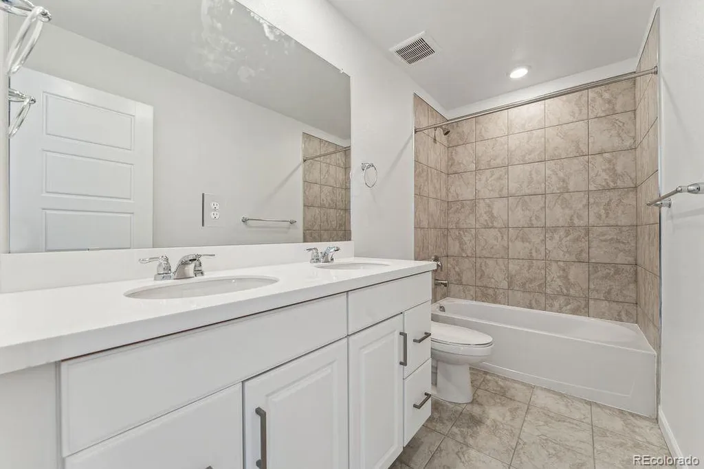 8732 Whiteclover Street Littleton CO 80125