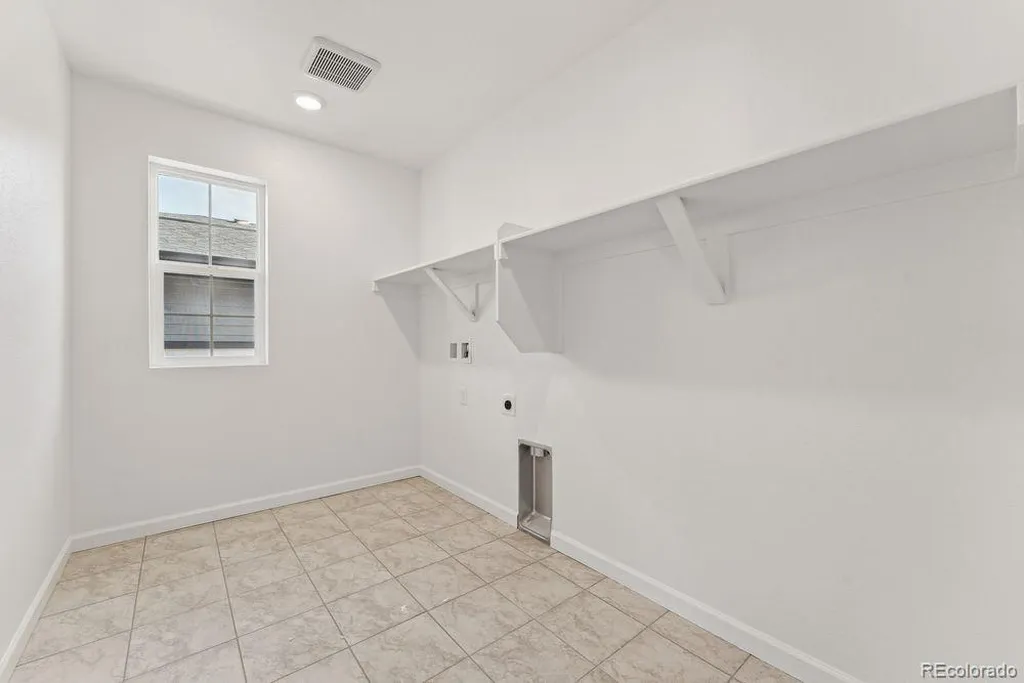 8732 Whiteclover Street Littleton CO 80125