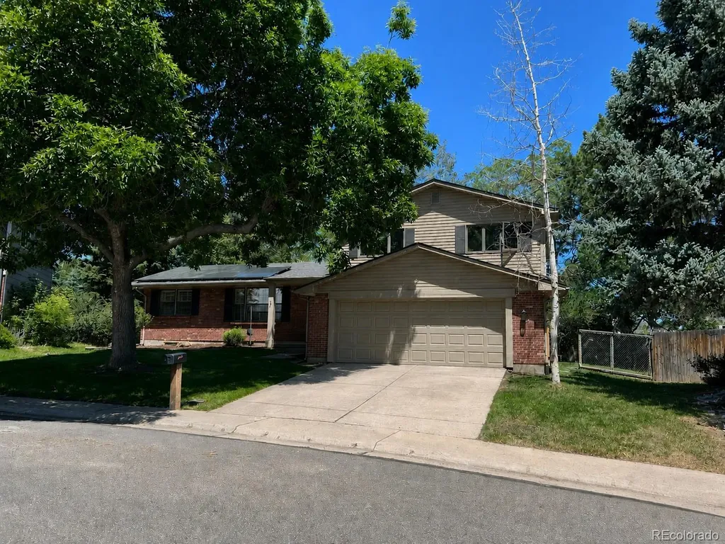 811 S Newcombe Way Lakewood CO 80226