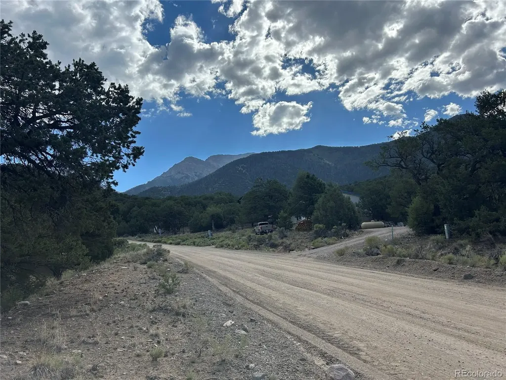 1761 Summitview Way Crestone CO 81131