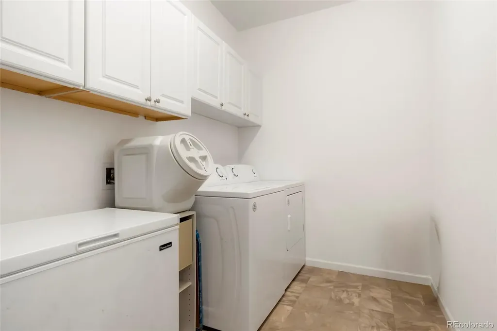 86 S Vandriver Way Aurora CO 80018