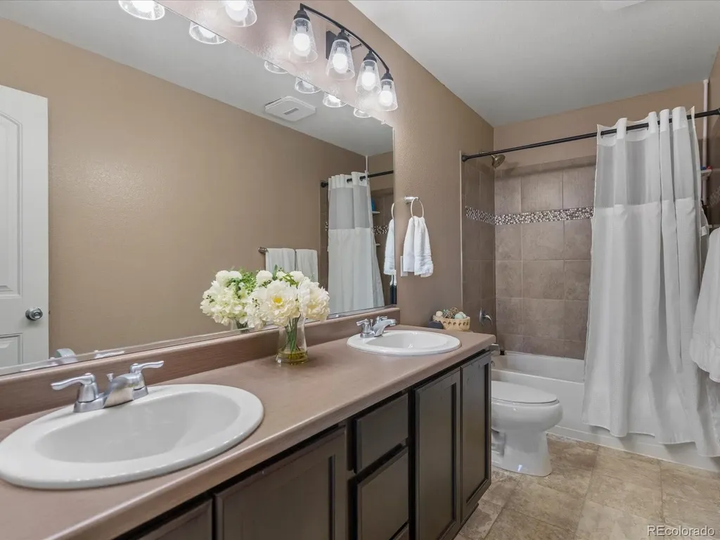 19467 E 62nd Avenue Aurora CO 80019