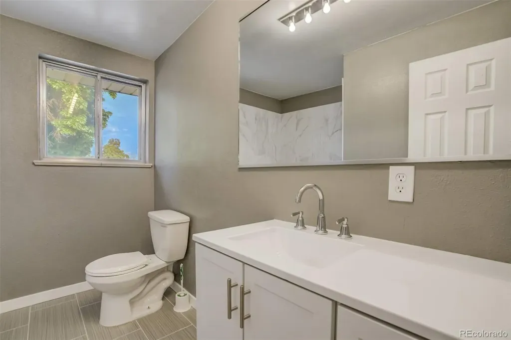 3055 Carson Street Aurora CO 80011