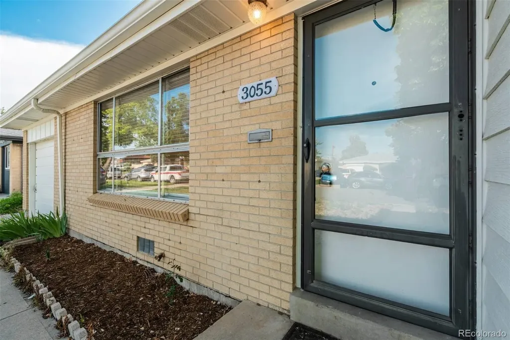 3055 Carson Street Aurora CO 80011