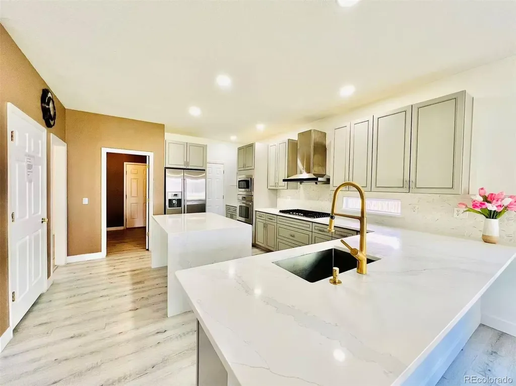 22668 E Lake Place Aurora CO 80015