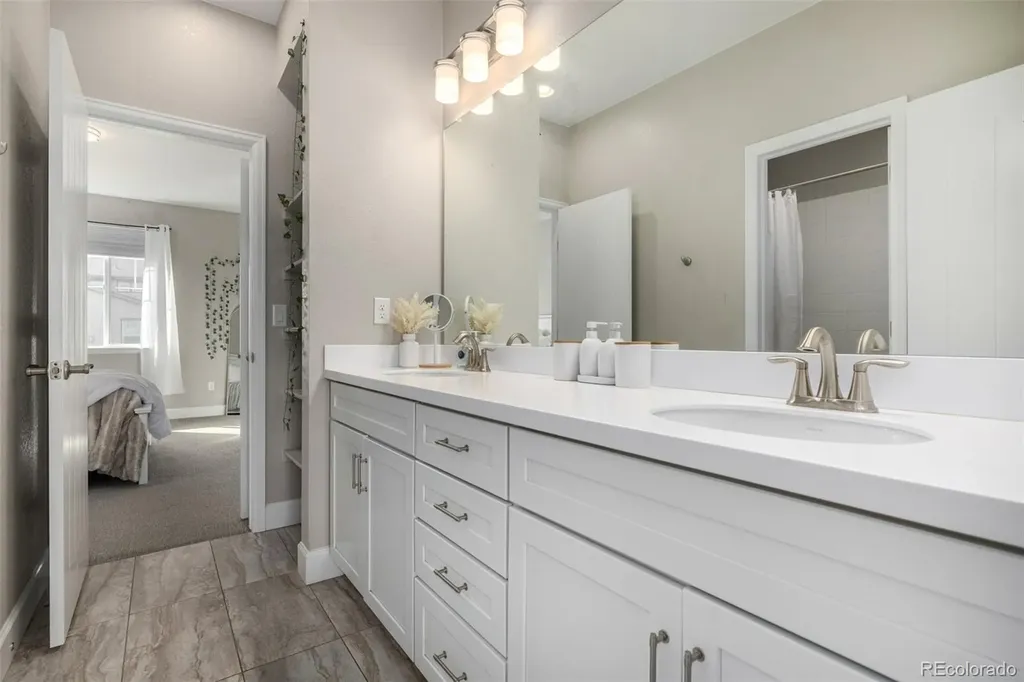25190 E Nova Place Aurora CO 80016