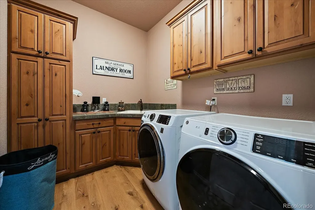7928 Red Hill Road Larkspur CO 80118