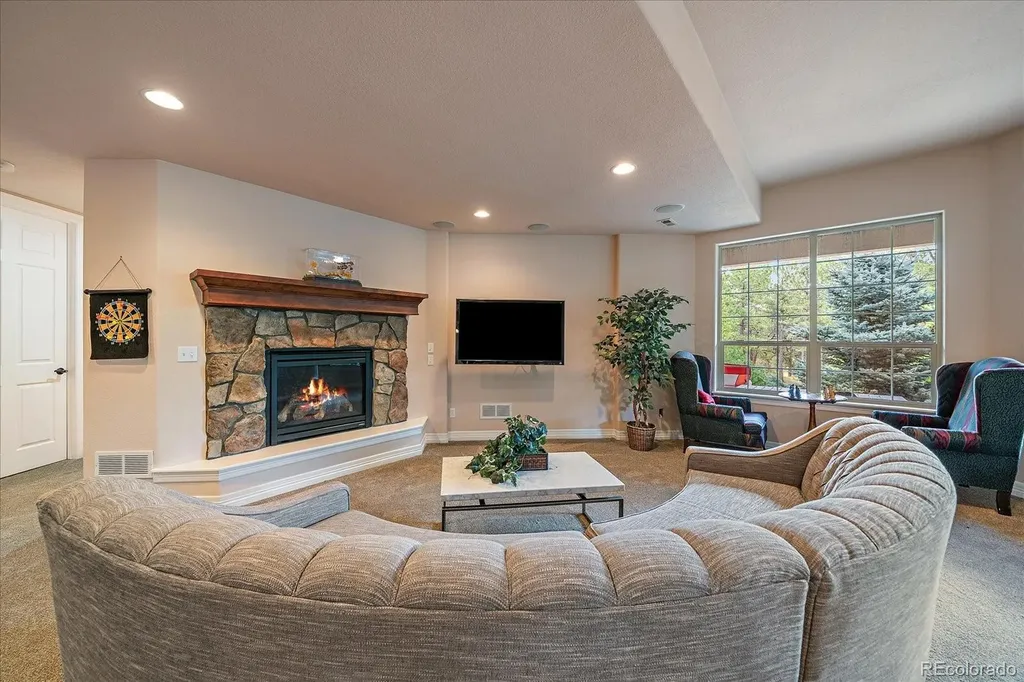 7928 Red Hill Road Larkspur CO 80118