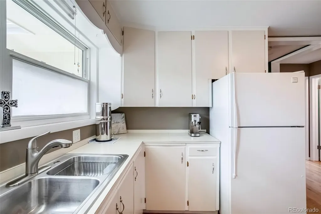 6760 S Foresthill Street Littleton CO 80120