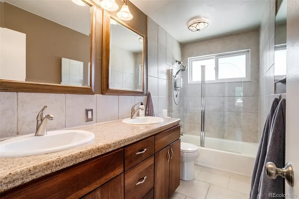 6760 S Foresthill Street Littleton CO 80120