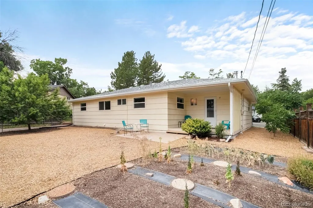 6760 S Foresthill Street Littleton CO 80120