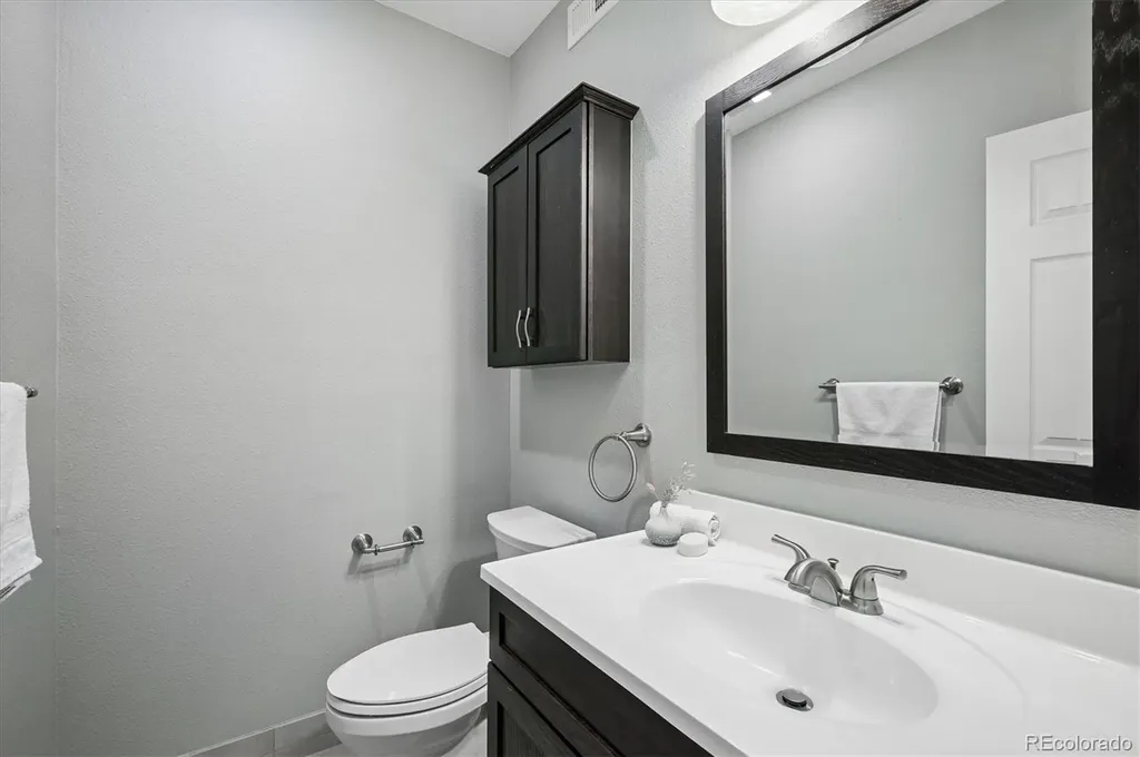 5221 S Greens Circle Littleton CO 80123
