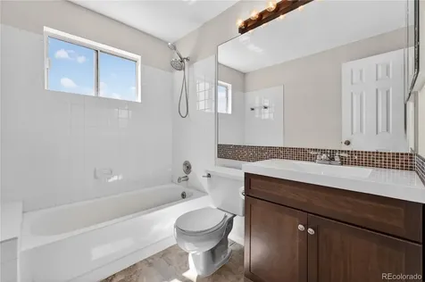 5066 S Genoa Street Centennial CO 80015