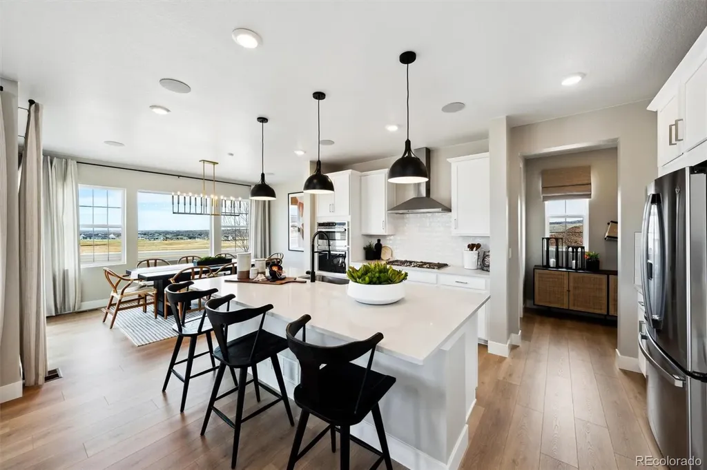 8958 Whiteclover Street Littleton CO 80125
