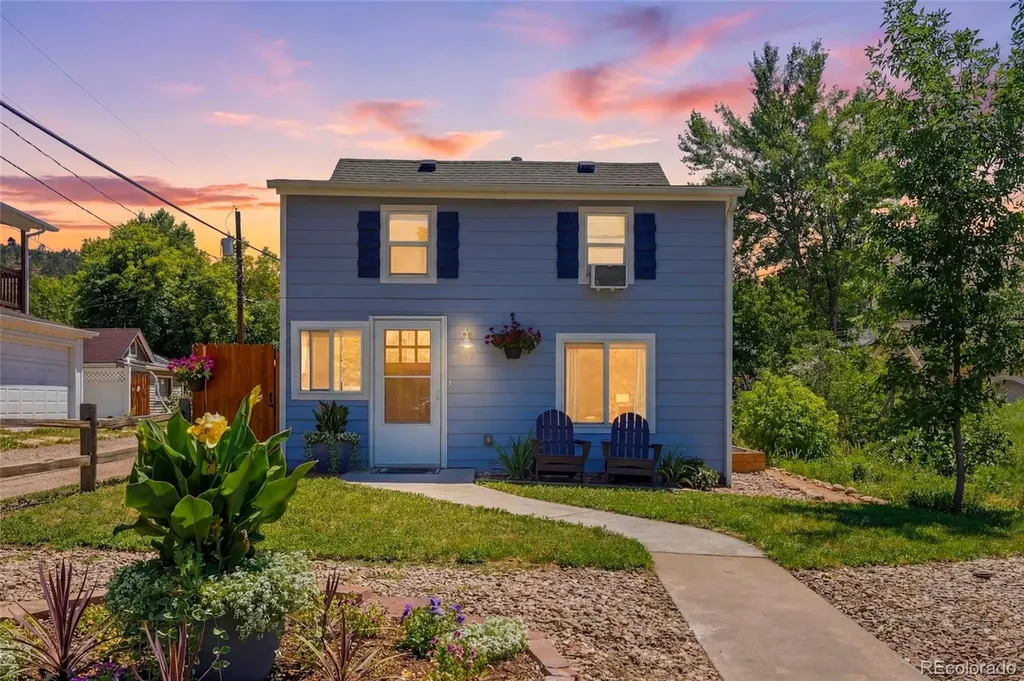 317 3rd Avenue Lyons CO 80540