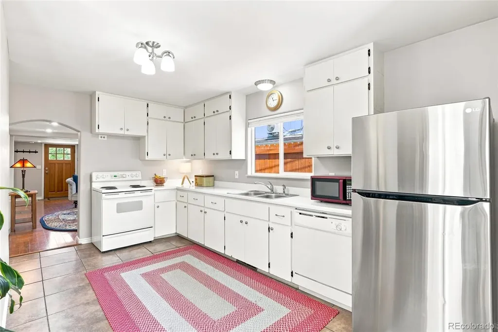 317 3rd Avenue Lyons CO 80540