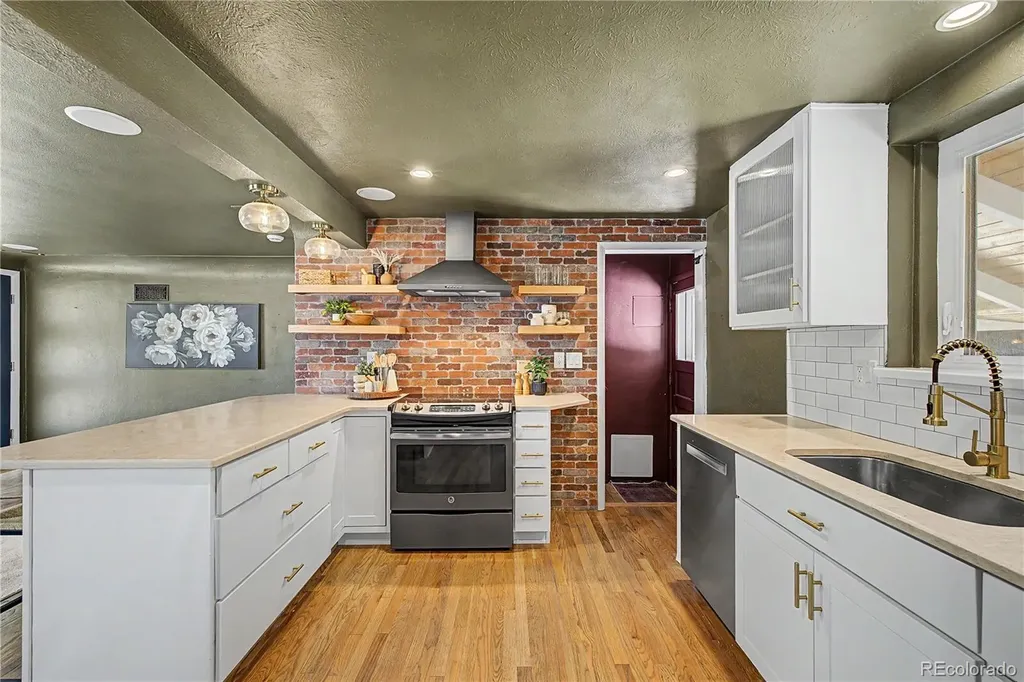 3818 W Alice Place Denver CO 80211