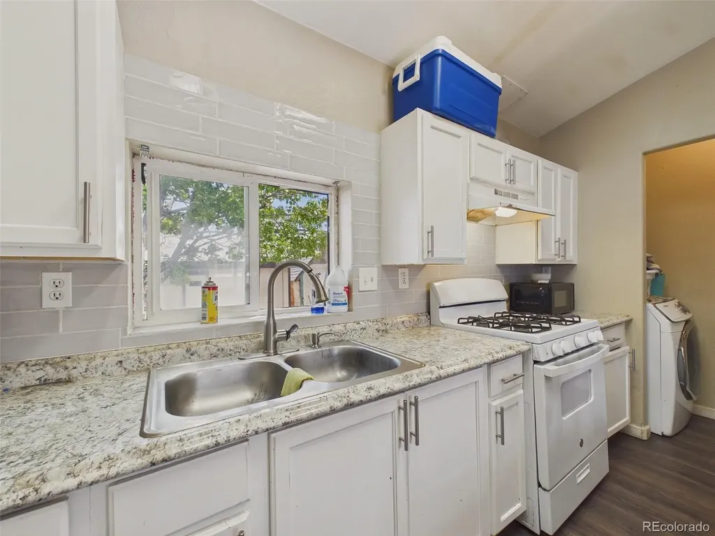 9400 Elm Court Denver CO 80260