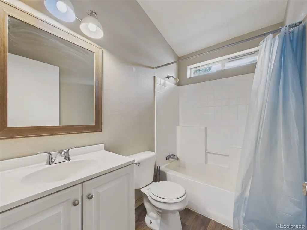9400 Elm Court Denver CO 80260