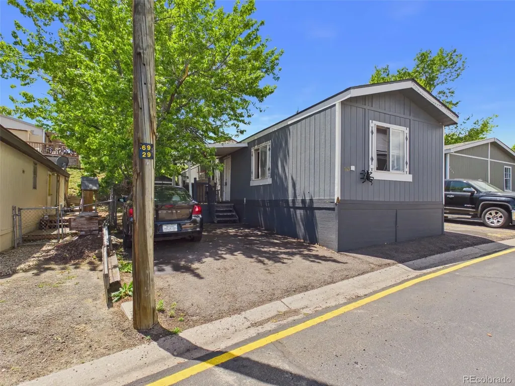 9400 Elm Court Denver CO 80260