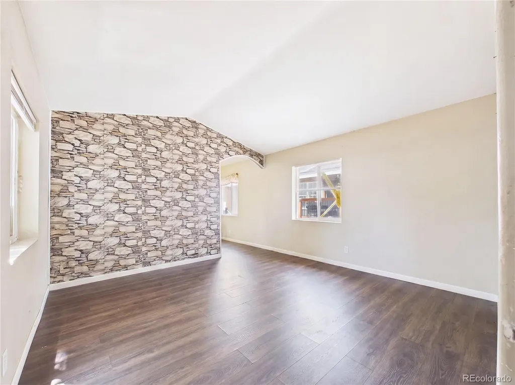 9400 Elm Court Denver CO 80260