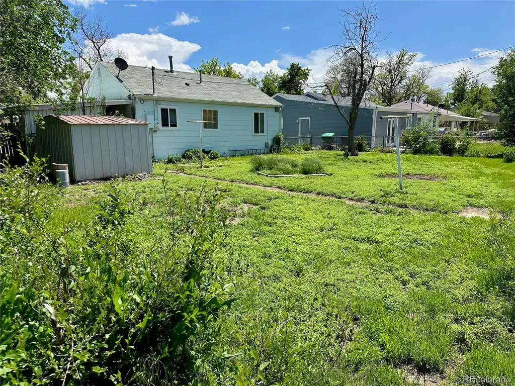 891 Lansing Street Aurora CO 80010