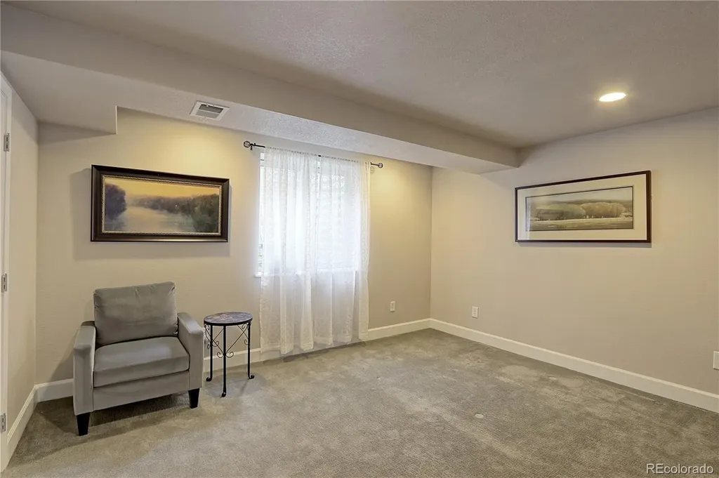 1677 Metropolitan Drive Longmont CO 80504