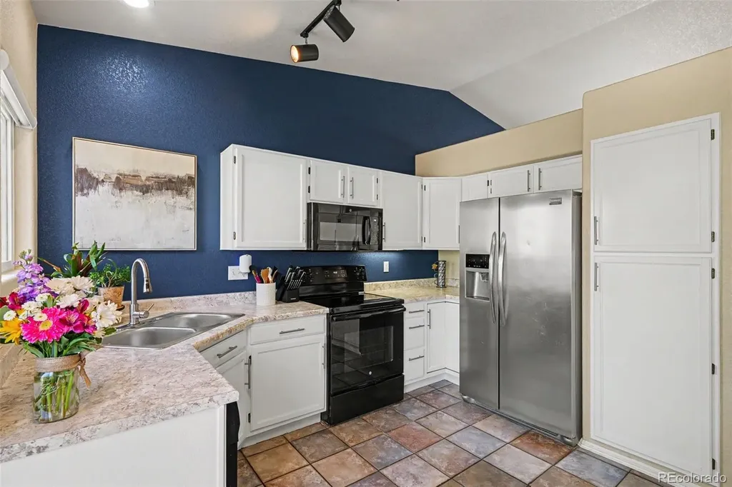 8188 Eagleview Drive Littleton CO 80125