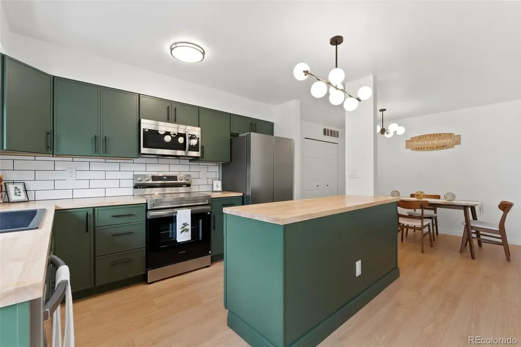 7889 York Street Denver CO 80229