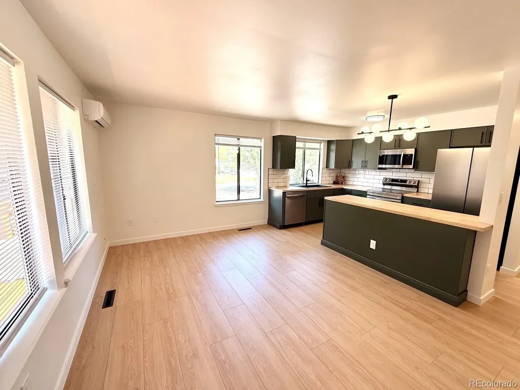 7889 York Street Denver CO 80229