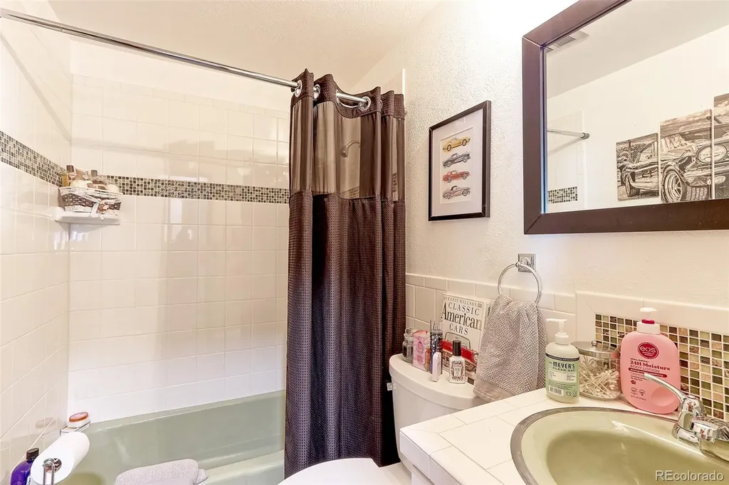 8118 W 69th Way Arvada CO 80004