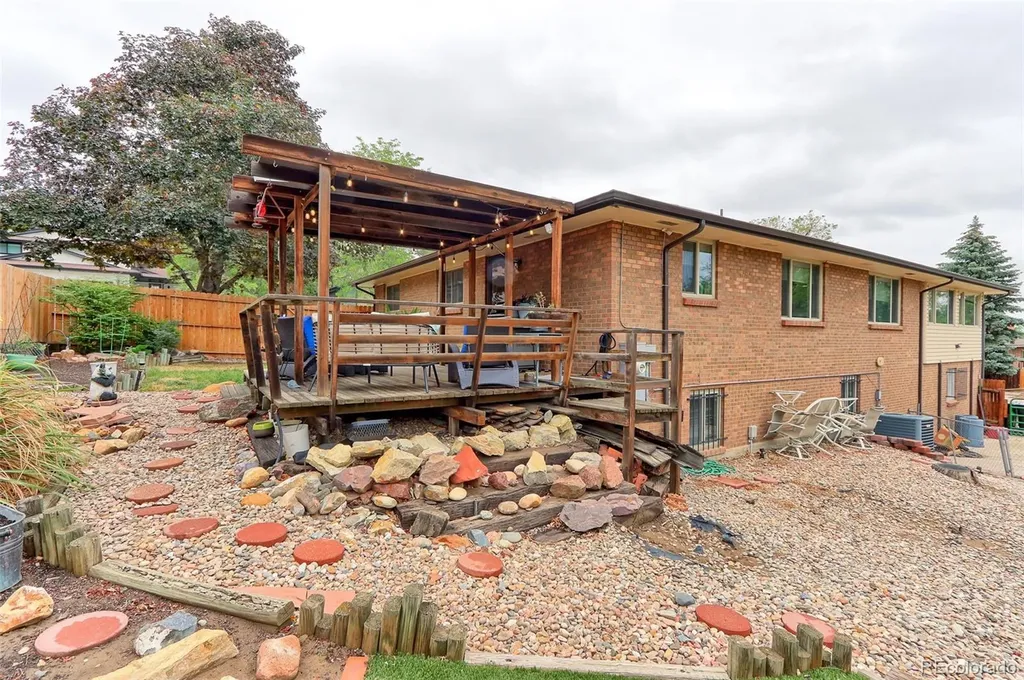 8118 W 69th Way Arvada CO 80004